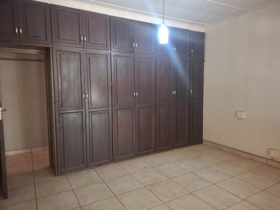 To Let 4 Bedroom Property for Rent in Suidrand Free State